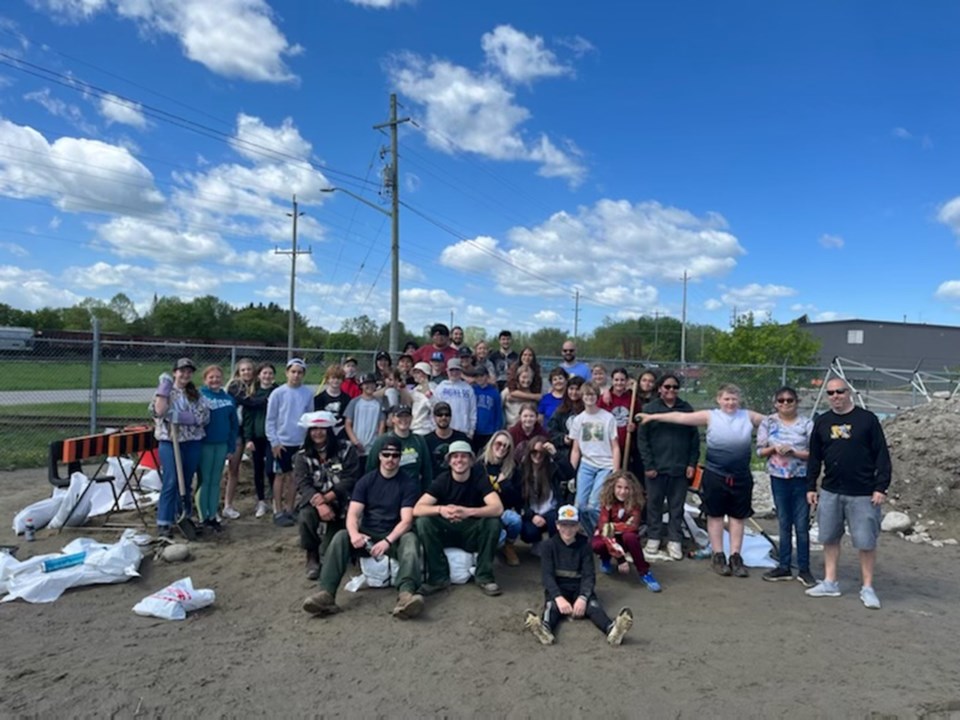 fort frances muskies sandbag photo