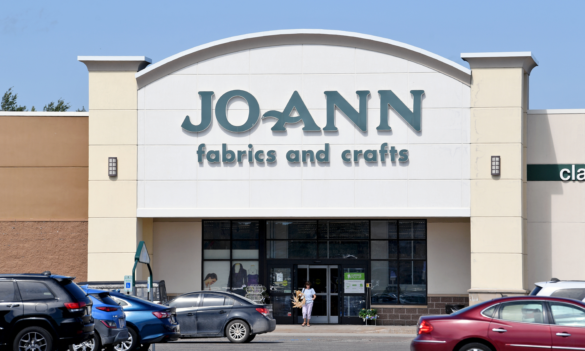 JoAnn Fabrics and Crafts across river not shutting down, manager insists -  Sault Ste. Marie News