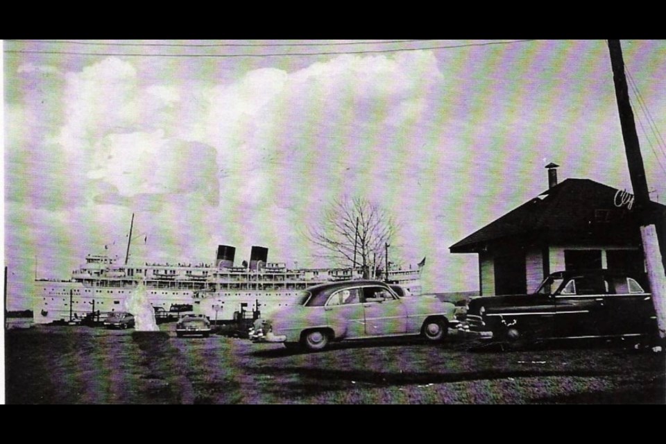 Clyde's Drive-In Soo in 1949