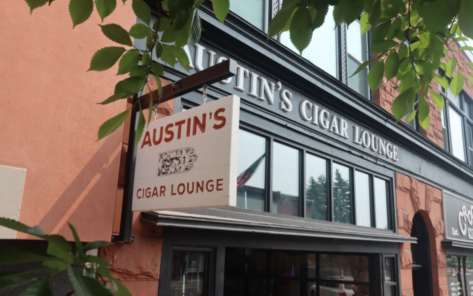 austins-cigar-lounge-front