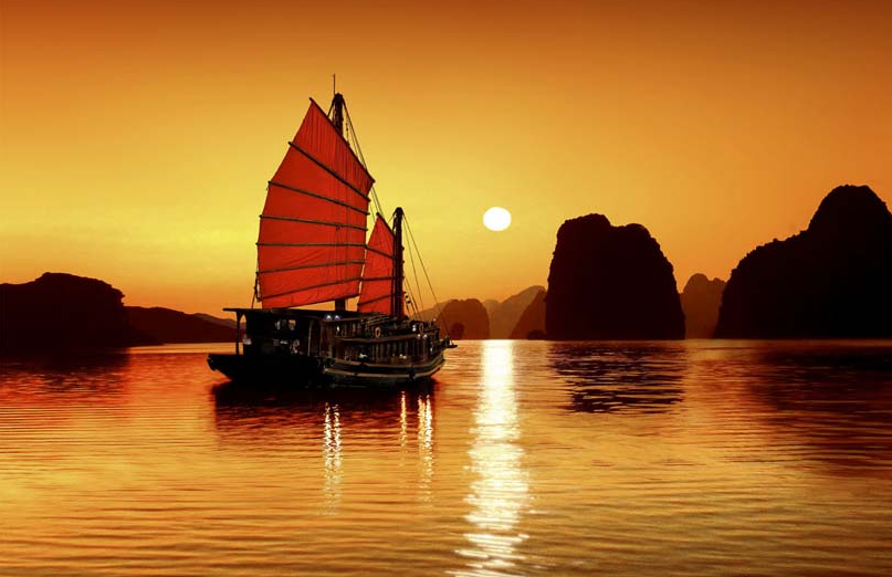 https://www.vmcdn.ca/f/files/sootoday/content-studio/narat-travel-pilot/halong-bay-sunset.jpg