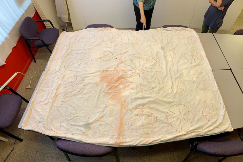 After discovering what she thought was a regular quilt sitting in a California dumpster in 2021, Berkeley resident Leslie Buck soon learned the quilt was from the Echo Bay United Church, a 1930 heirloom that features 240 embroidered names of local church goers, ministers, doctors and MPPs during the height of the Great Depression.