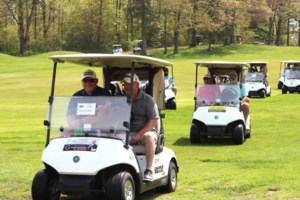 Golfers celebrate 20 years of hacking and slashing at country club