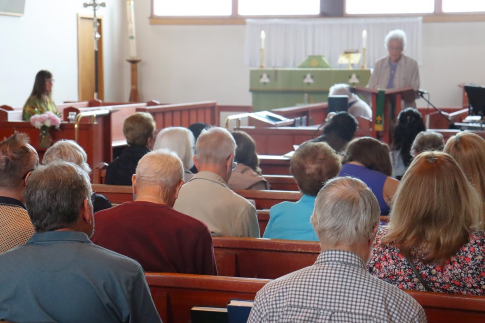 06-16-2024-bittersweetchurchgoersattendfinalserviceatholytrinity-af-08