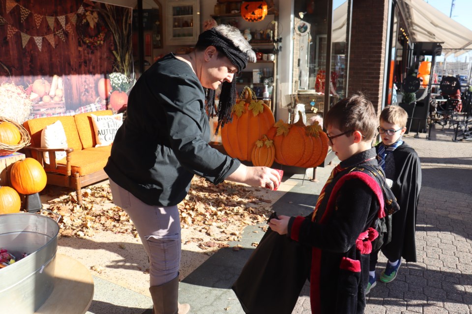 10-29-2022-queenstreethalloween-af-03