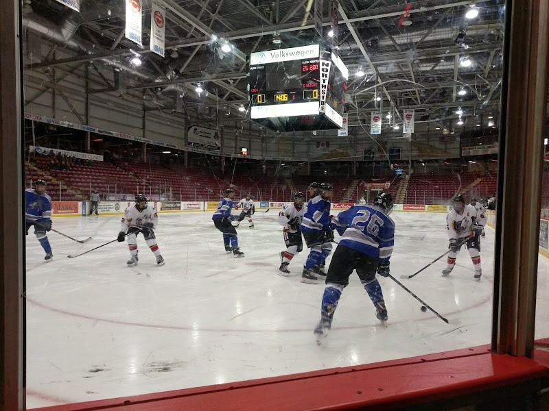 Superior Heights Steelhawks faced the Central Algoma Secondary School Huskies at GFL Memorial Gardens this Sunday