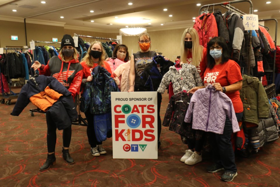 2021-11-06-CoatsForKidsJH01