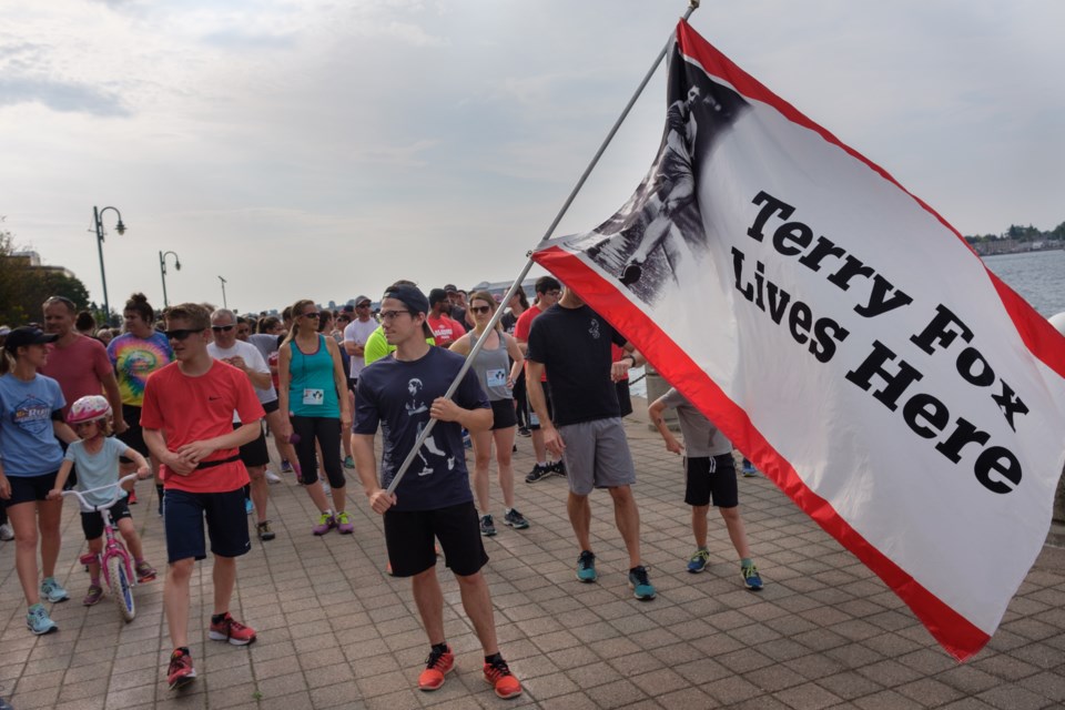 Runners lined up along the boardwalk at the 2017 Sault Ste. Marie Terry Fox Run. Jeff Klassen/SooToday