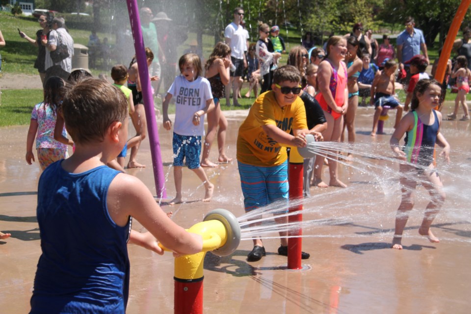 20190608-splash pad-DT-10