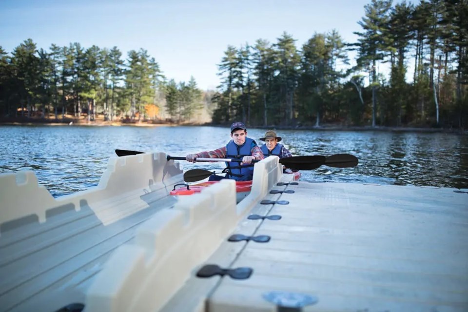 Here you see a kayak coming into the stable launch area.