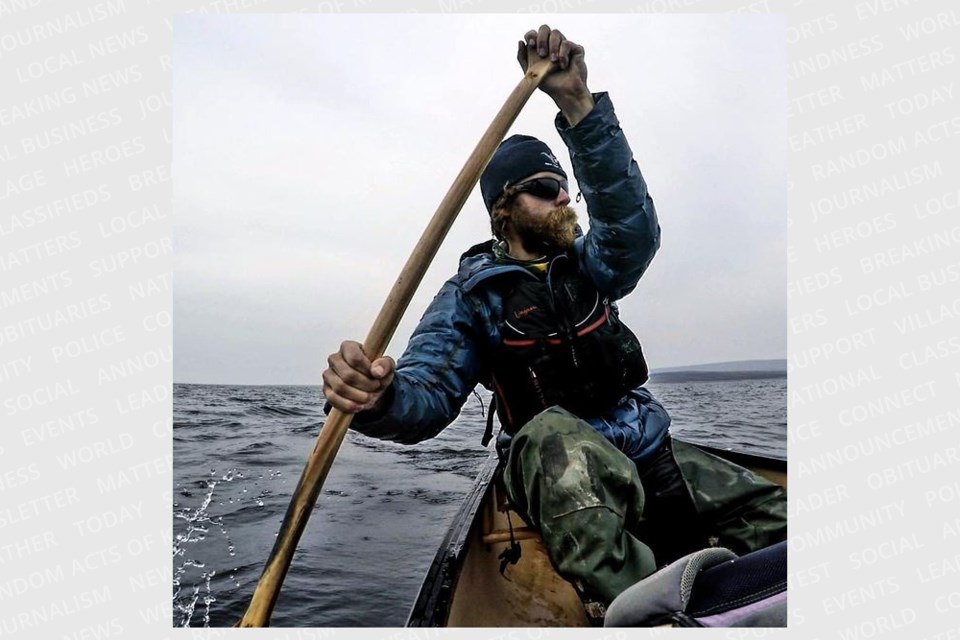 one-adamadam-in-canoe