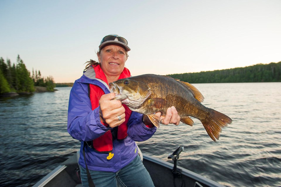 A-1O-558-smallmouth-bass