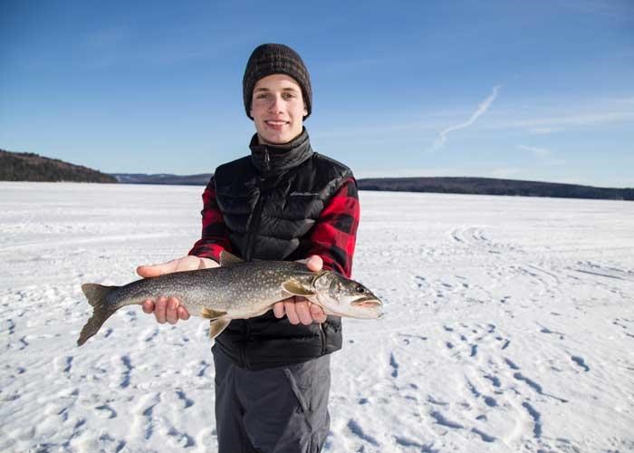 mlortz_icefishing_laketrout