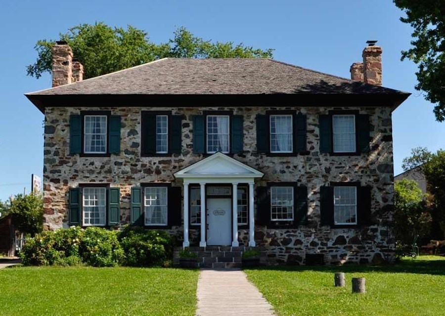 Outdoors in Algoma Old stone house