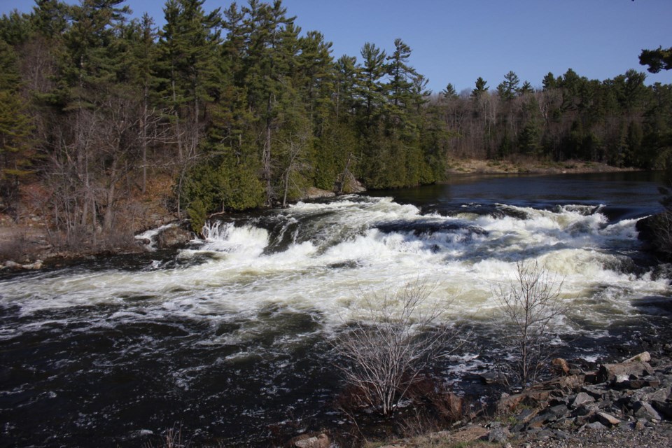 serpent-river-falls