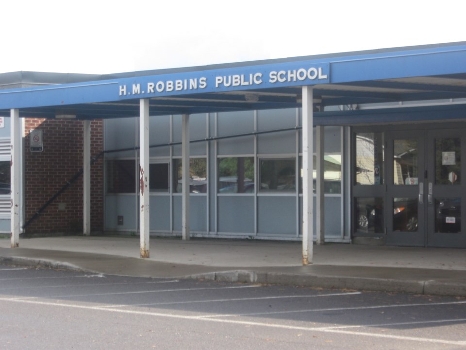HM Robbins Public School