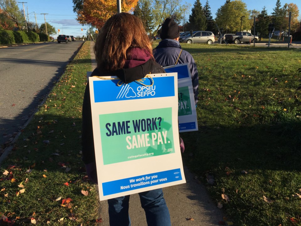 20171016-Sault College strike-DT-05