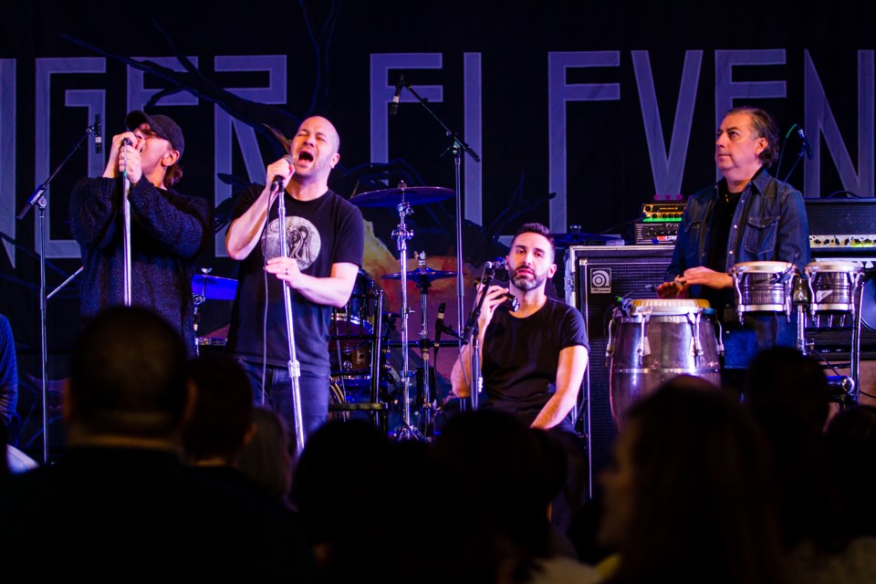 2018-04-1 Finger Eleven I Mother Earth DMH-5