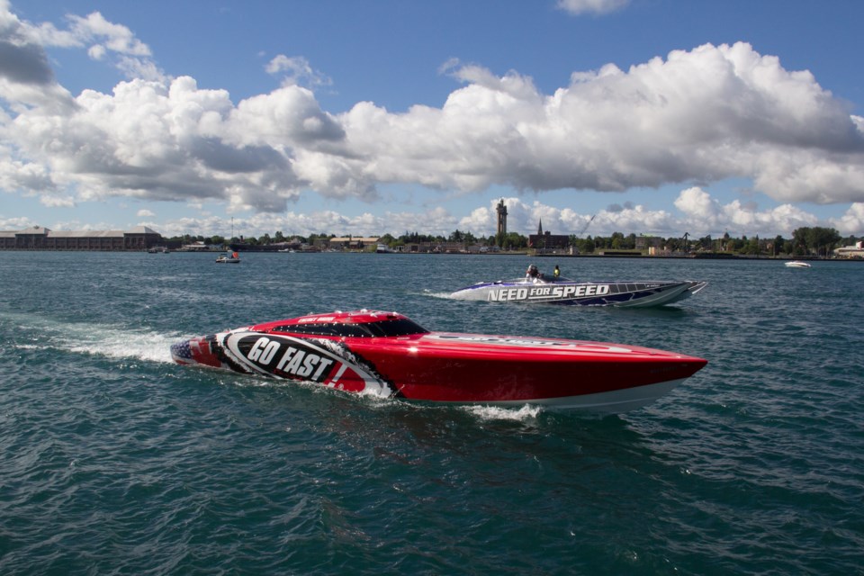 What is a poker run boat race engine startt