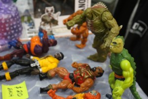 Collectibles show at local high school aims to fund scholarships