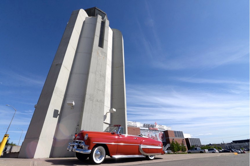 ClassicRedCarMemorialTower