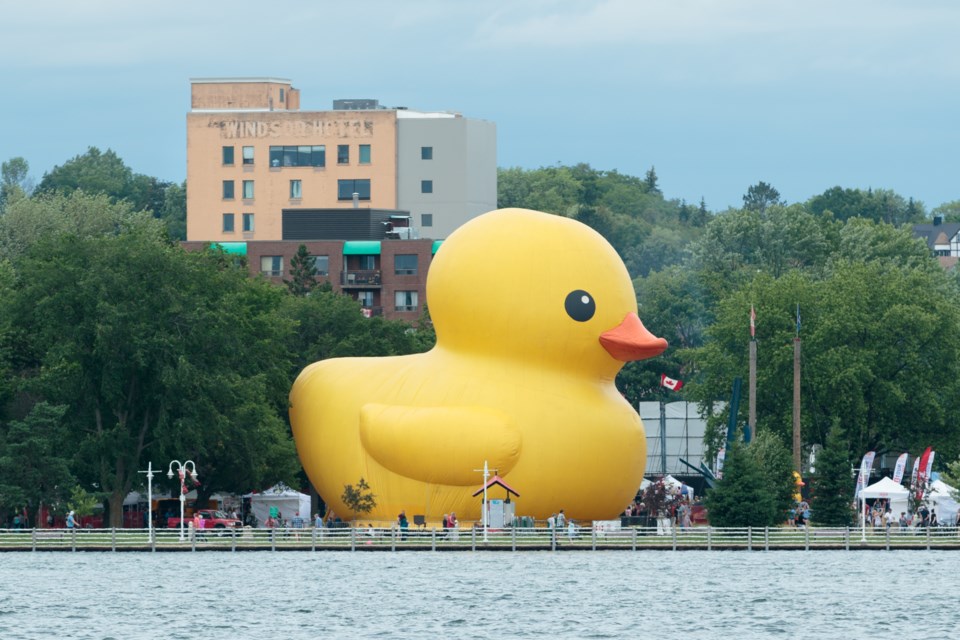 2017 - 07 - 15 - Worlds Biggest Rubber Duck - Klassen-1