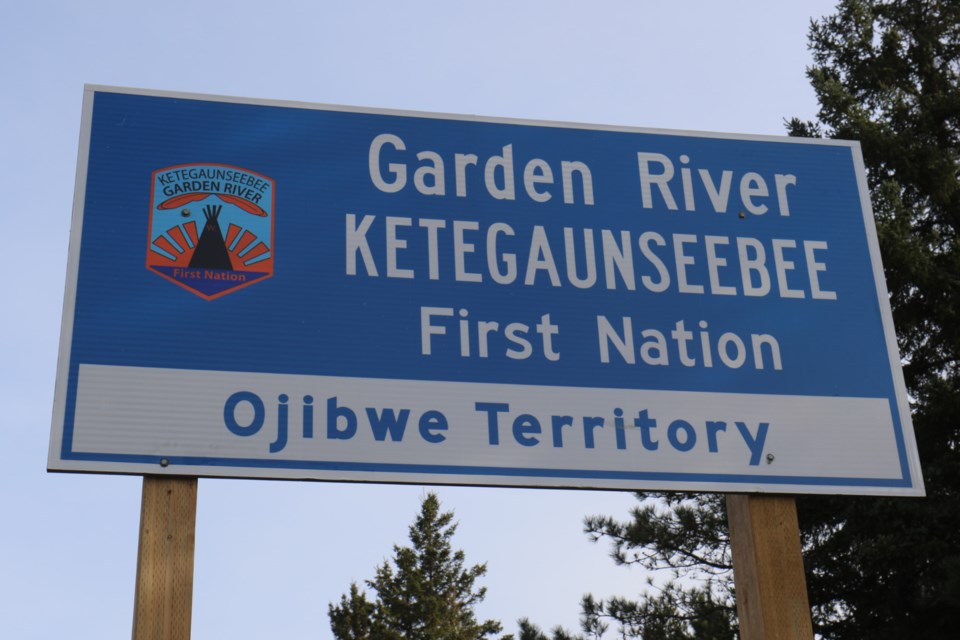 2022-11-18-gardenriversign