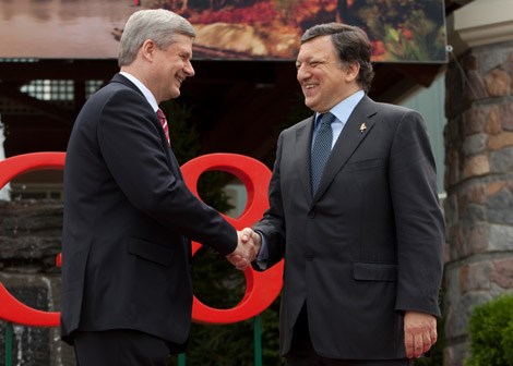Prime Minister Stephen Harper greets José Manuel Barroso, President of the European Commission, as he arrives for the G-8 Summit