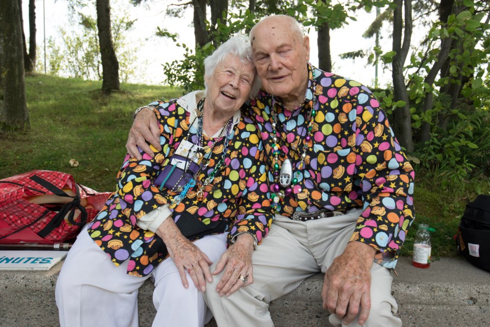 2016 - 01- 04 - Balloon Couple - Klassen-16