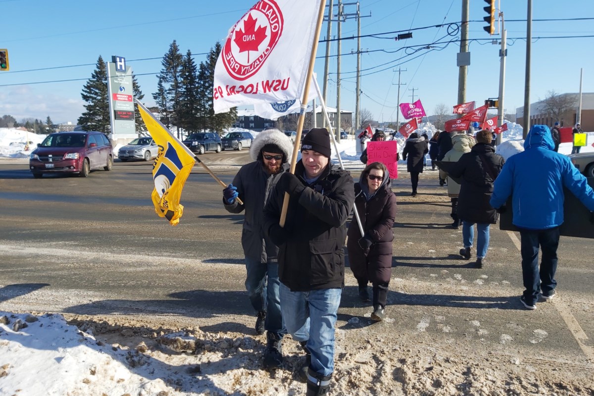 Hospital sin plomeros, Unifor Local 1359 exige salarios más altos