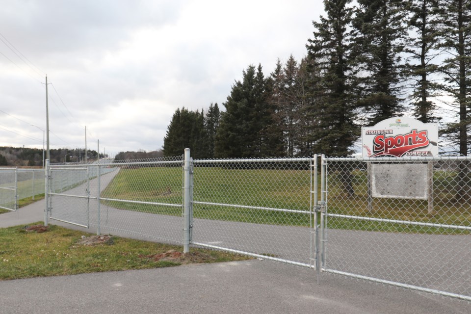 2023-11-20-strathclairfencejh