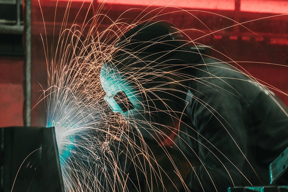 Historia sukcesu: Firma Sault Metal Fabricator zbudowała nowy sklep na Yates Street.