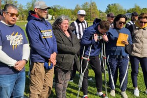 Community honours teen crash victims at Sabercats ceremony