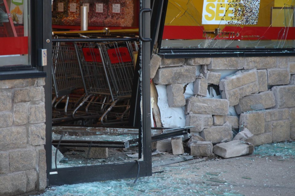 Car Crashes Through Doors Of Soo Bulk Barn 7 Photos Updated