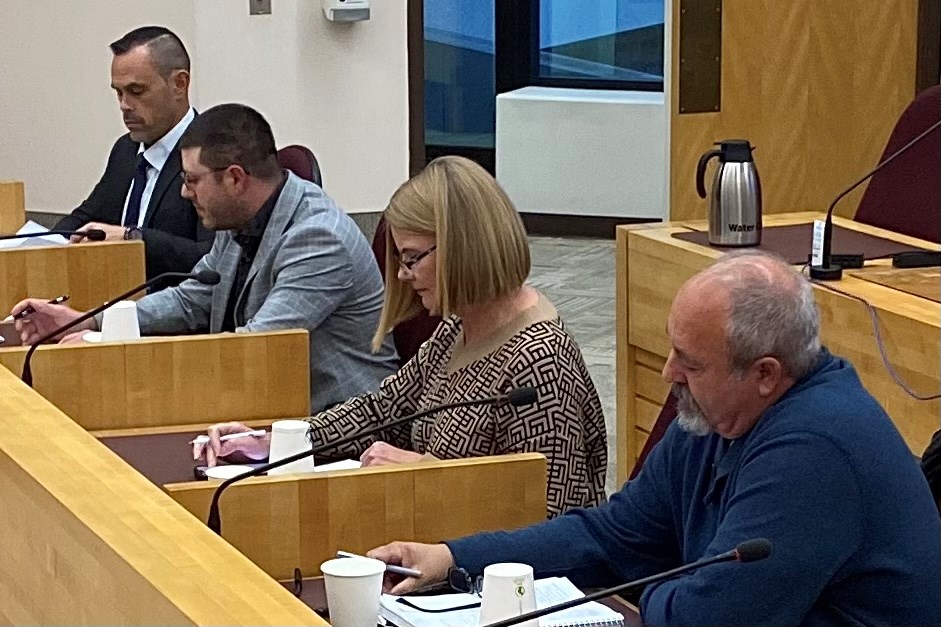 Ward 1 candidates (left to right) : Sonny Spina, Johnathan Lalonde, Sandra Hollingsworth, Brent Derochie. William McPhee did not attend, reporting that he has COVID