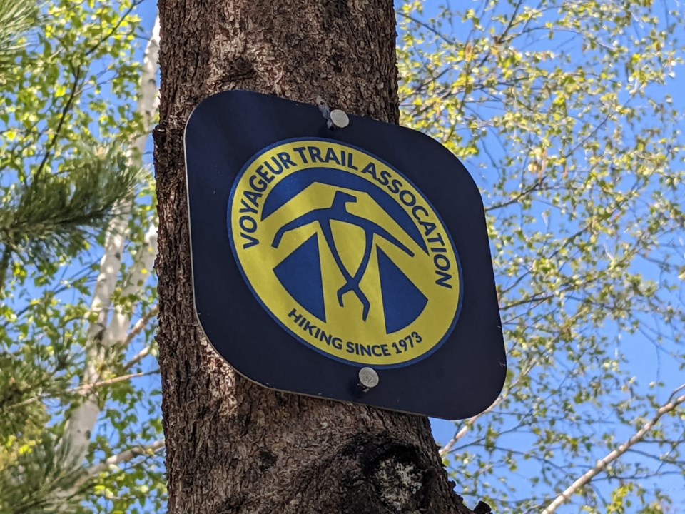 2022-10-04-VoyageurTrailSign