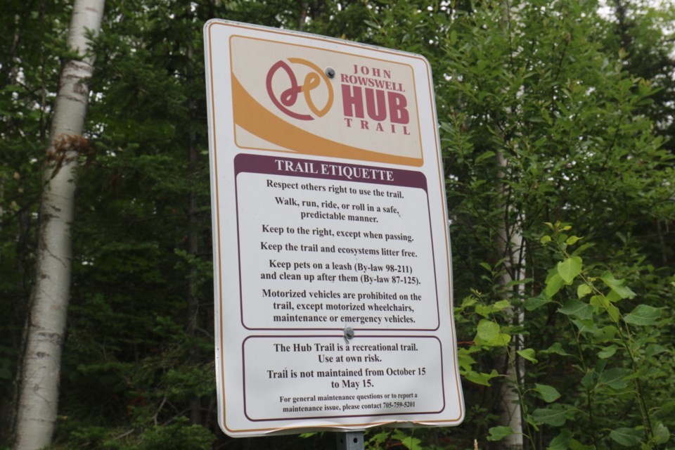 07-20-2020-HubTrailSignJH01