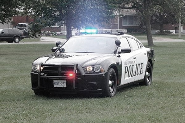 crime_police_sault_car1_notext