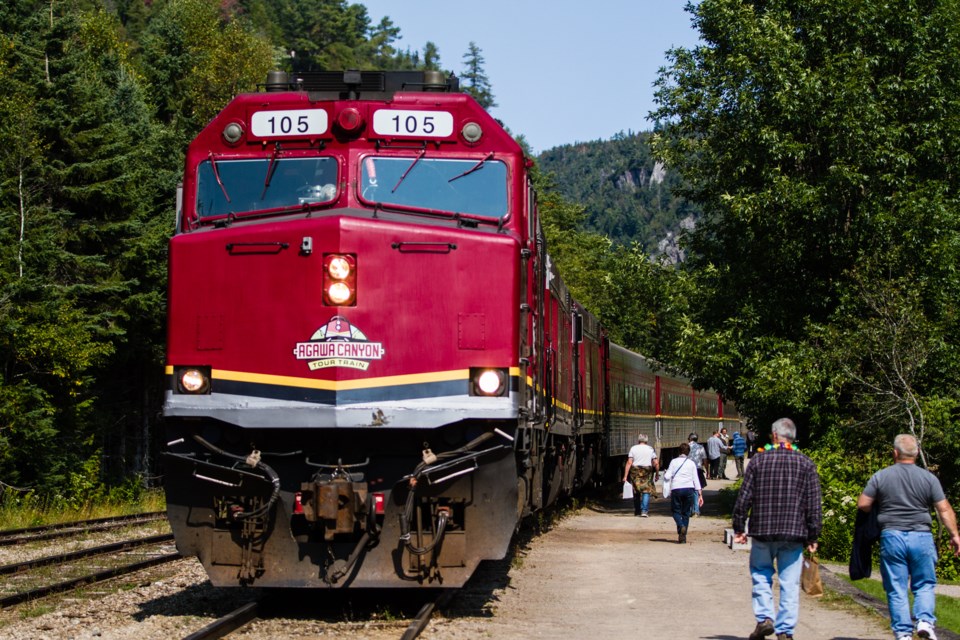 2017-09-09 Agawa Canyon Tour Train DMH-3