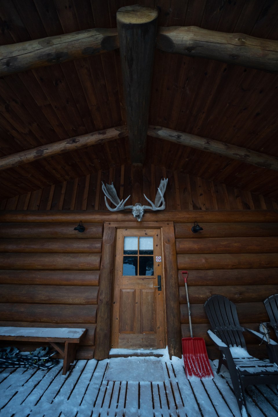 winter-camping_quetico_wintercabin