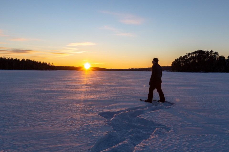 quetico_snowshoeingsunset