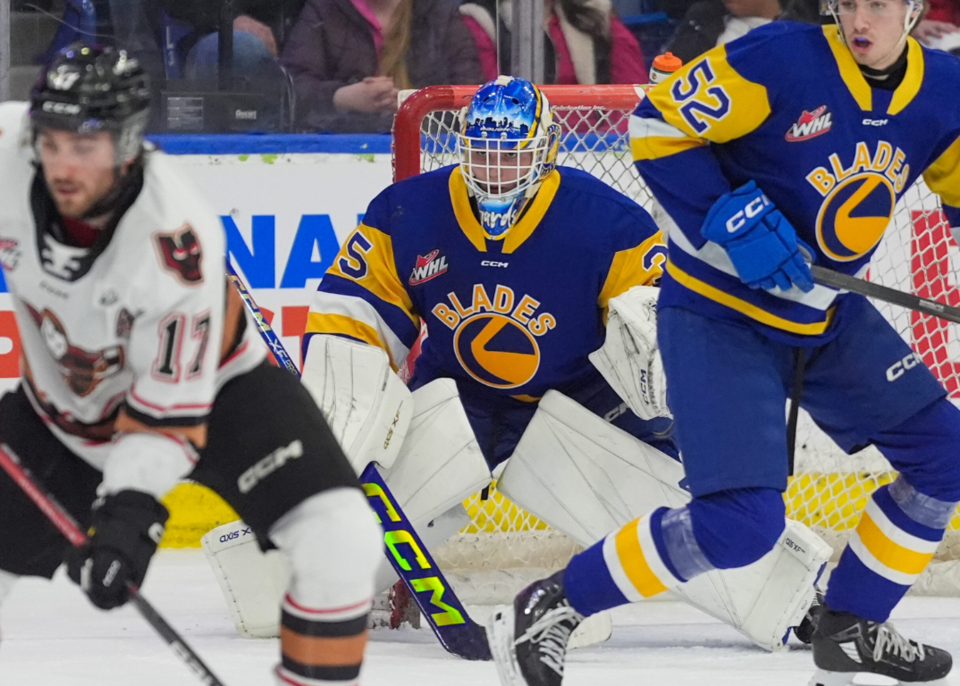 saskatoon-blades-evan-gardner-in-playoffs