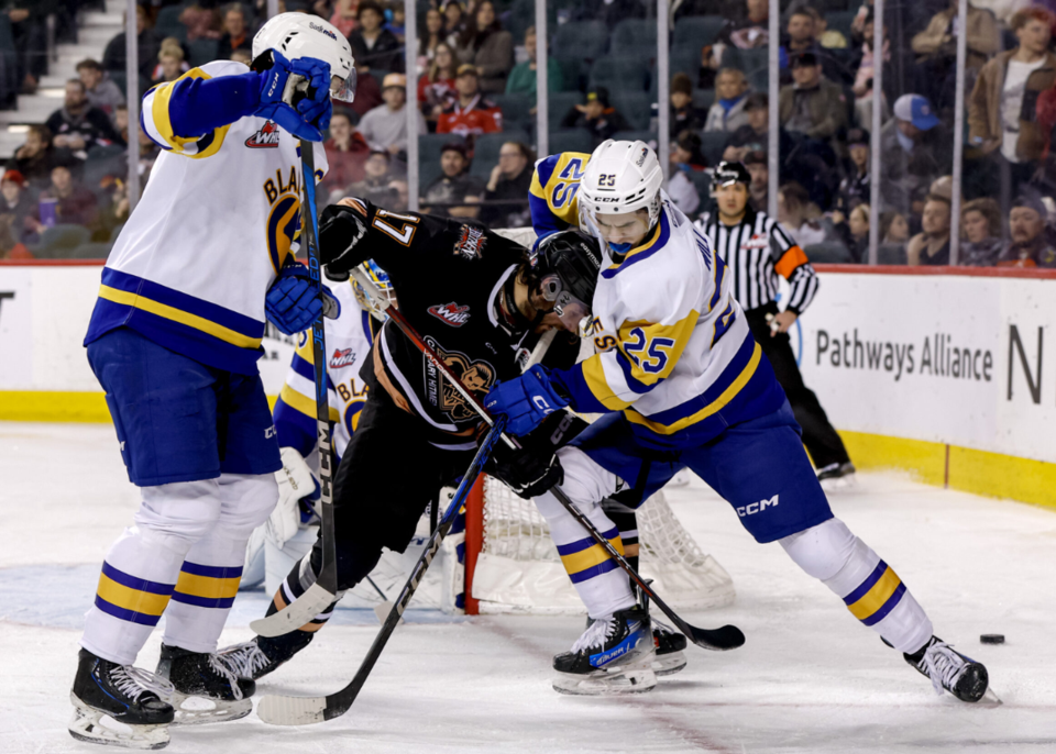 saskatoon-blades-at-calgary-hitmen-game-2