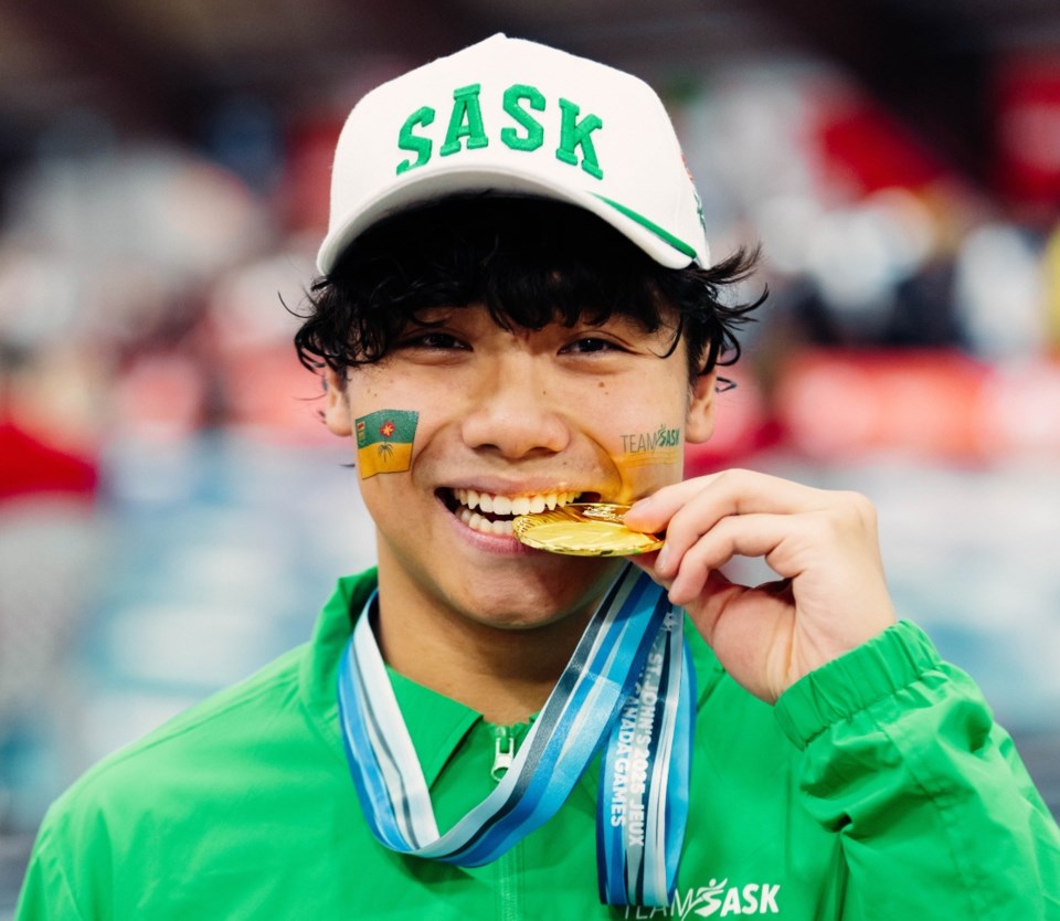 zheng-swimming-gold