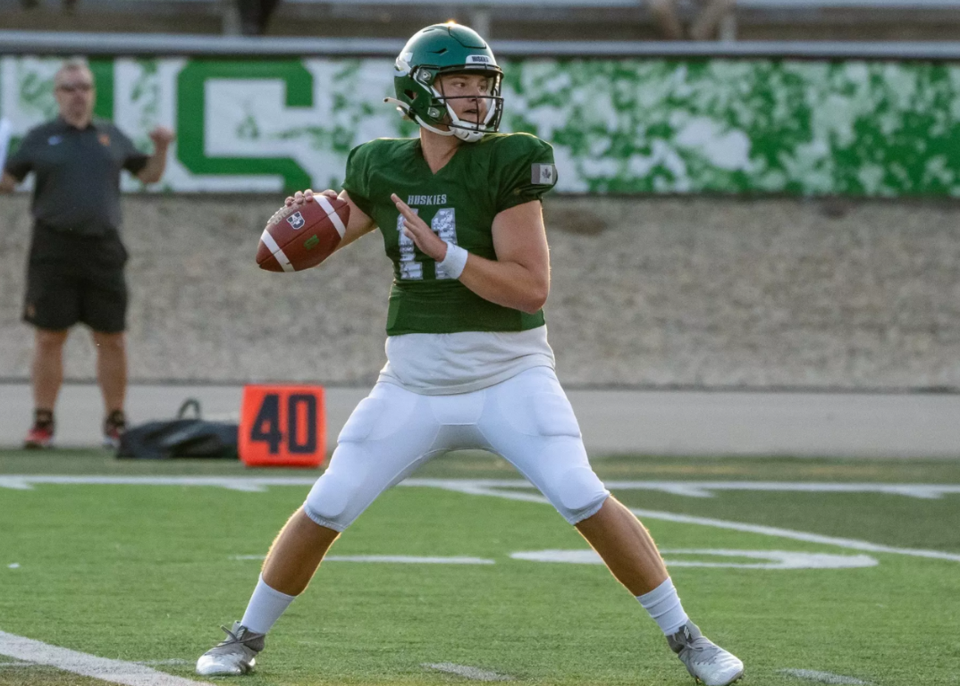 saskatchewan-huskie-quarterback-anton-amundrud