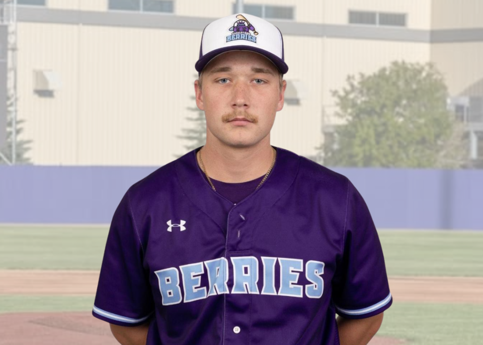 cory-wouters-saskatoon-berries