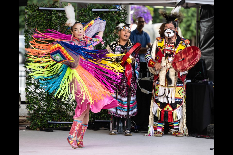Hoop Dancer Alex Wells and Native Thunder Productions at Junction Park during the ƵappArts Festival. 