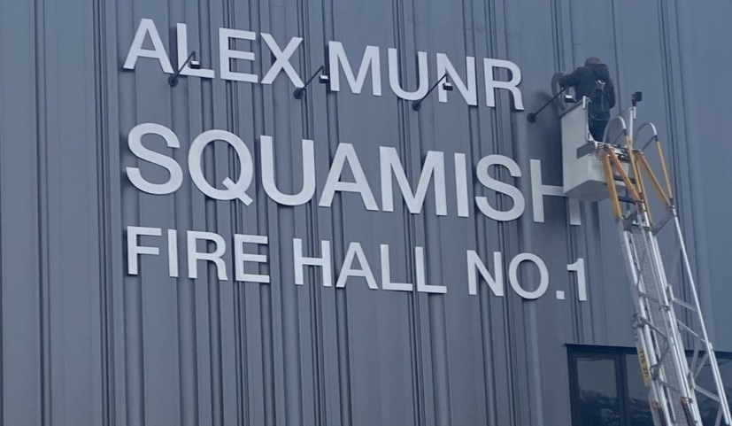 Alex Munro’s name is now on the new Squamish fire hall in Valleycliffe. 
Munro was Squamish’s first fire chief and did much to build the community. 
His daughter Julie DesJardins, 96, and granddaughter Janice were on hand to mark the installation on April 20. 
