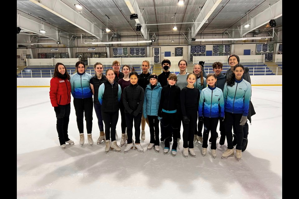 Olympian Patrick Chan (back right) and former competitive pairs skater and choreographer Elizabeth Putnam (far left) were in 鶹to pass on some of their wisdom to local skaters on April 14 at Brennan Park. 