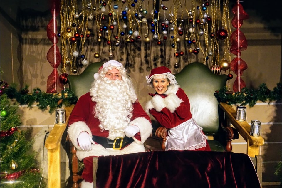 Santa and Mrs. Claus in 2021.                             